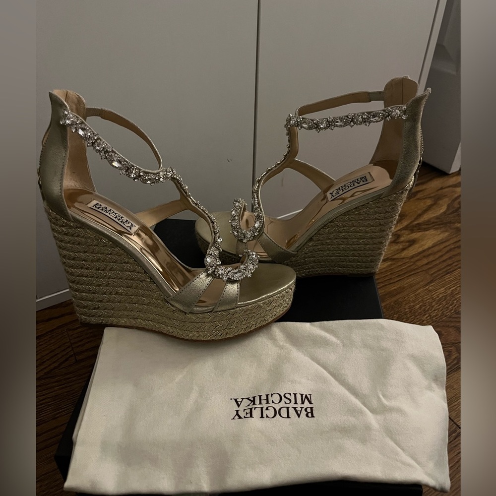 Badgley Mischka Catniss Wedge
